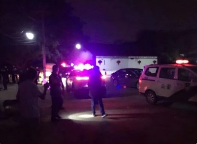 40岁女子和67岁大爷树林偷情,正卖力配合时,其丈夫路过引发血案