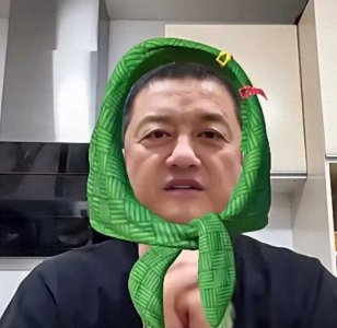 ​李亚鹏卖惨换6000打赏，下播转身开400万豪车，镜头前全是