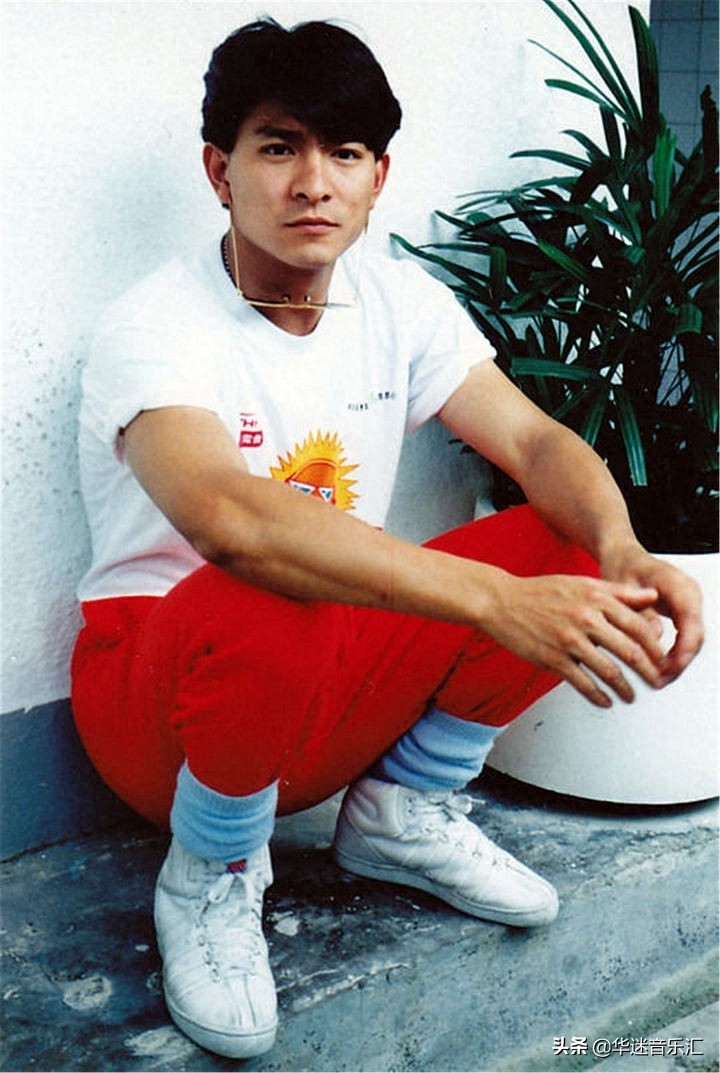 “小鲜肉”刘德华的这些珍贵老照片,80后90后有多少见过?