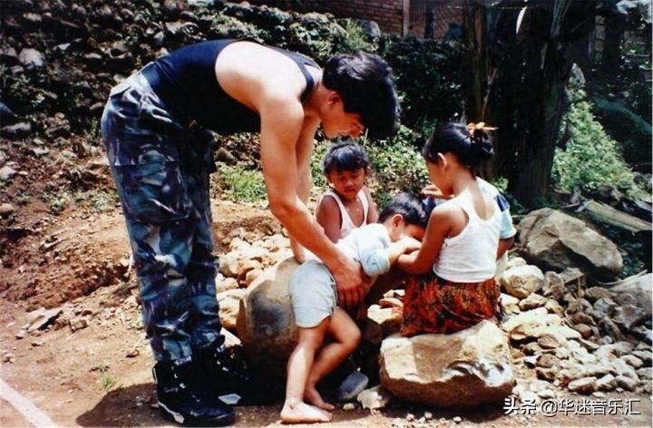 “小鲜肉”刘德华的这些珍贵老照片,80后90后有多少见过?