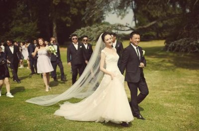 ​李小冉、谢娜友尽史，是什么让相交10年的闺蜜，如今互不打扰的？