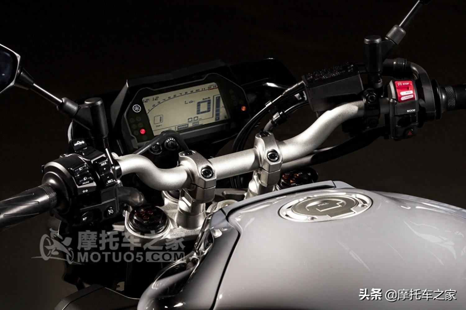 实力派街车雅马哈MT10，性能秒杀法拉利