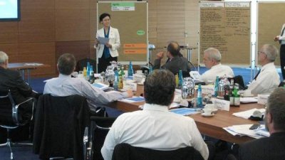 孙祁祥:用榜样力量践行教育使命