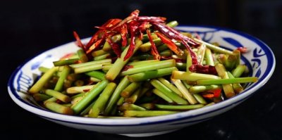 教大家几种腌蒜苔的方法,简单方便好吃