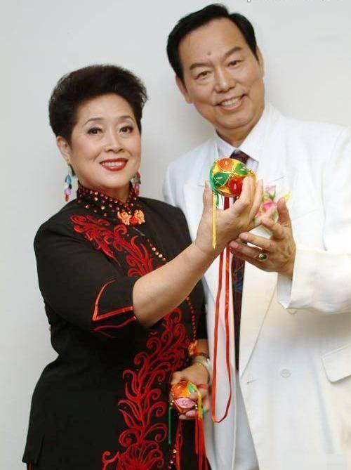 “刘三姐”黄婉秋:捡漏成名嫁小6岁丈夫风雨同舟今77岁怎么样了