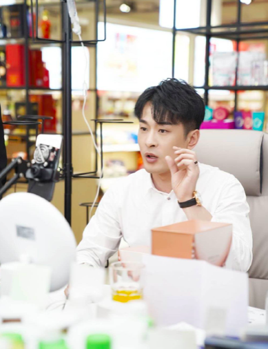 众网红支援河南!辛巴豪捐2000万,赵本山女儿捐30万,丁真受质疑