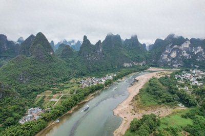 ​广西桂林：烟雨漓江好风光