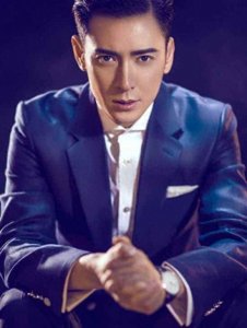 ​韩栋：横店一哥，颜值和演技在线的男神