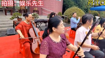 ​名曲《好一朵美丽的茉莉花》旋律优美细腻柔情美女们演唱欢...