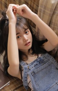 ​可爱稚嫩的邻家少女