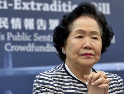 “祸港四人帮”陈方安生:如今活成一个笑话,胞弟自杀、女儿去世