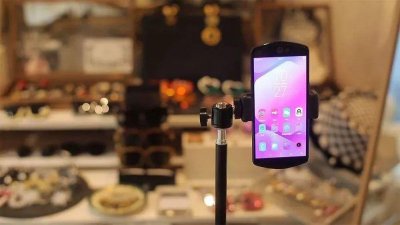 ​微博小网红敲诈快手大网红：爆黑料，给钱就删帖，删完了再发！结果朋友圈火车