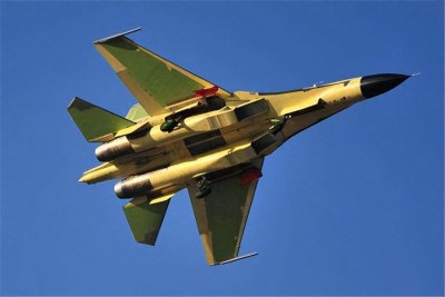 ​揭秘中国神秘歼11D战机，超越苏35战力成谜