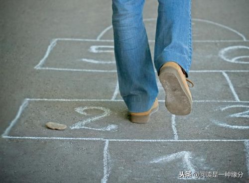 童年读后感500字左右(童年读后感800字作文)-第1张图片-