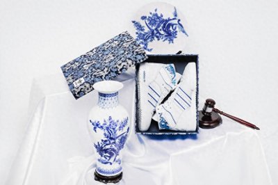 ​阿迪达斯青花瓷系列，演绎极致的中国风！