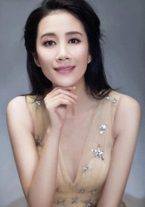 温峥嵘:以坚忍与才华绽放的演艺之花。