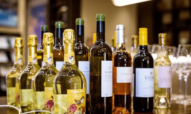 酿造天然甜葡萄酒可选择哪几种葡萄原料