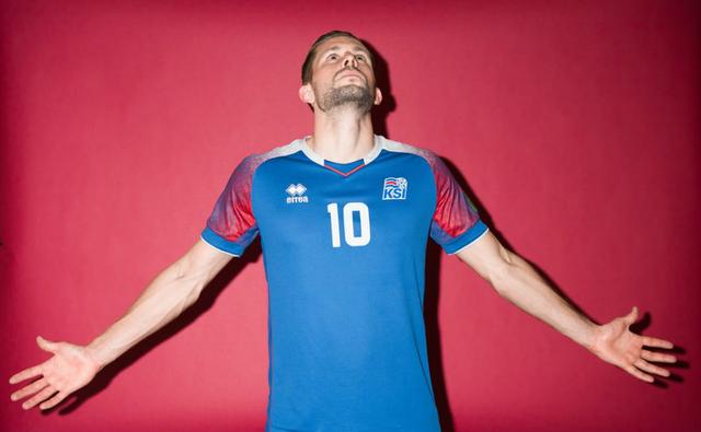 球星壁纸三球(图集世界正式打响)(8)