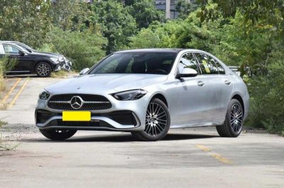 奔驰c260l新车报价2025款(实拍奔驰C级C260L运动版,7.7秒破百,轴距2954m