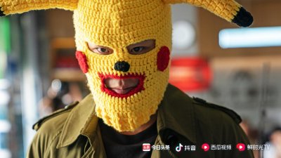 除了搞笑的“云强奸”,大鹏靠黄家驹成就《大赢家》