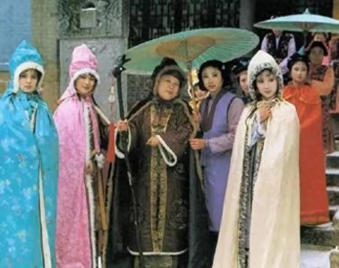 ​红楼梦究竟有多恐怖？大观园是个坟，里面的人都是鬼？