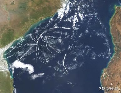 ​莫桑比克海峡：世界第一长、第二宽的海峡，石油海运的黄金水道