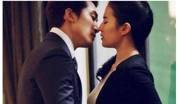 宋承宪承认已与刘亦菲分手结束异国恋, 网友: 与她有关?