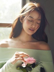 ​韩国知性美女申敏儿