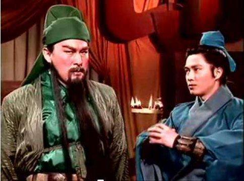 关羽麦城突围为什么要把周仓留下?