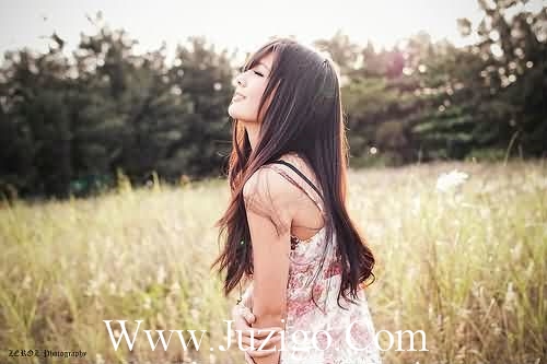 女人晚上发朋友圈的好句子(女人晚上朋友圈说说)