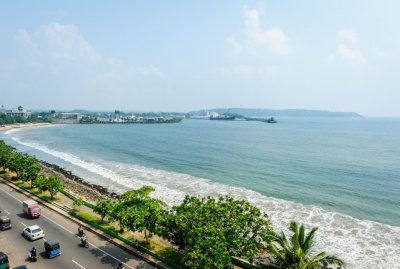 ​交通规则过马路的标语词 行人不应斜过马路，不要奔跑