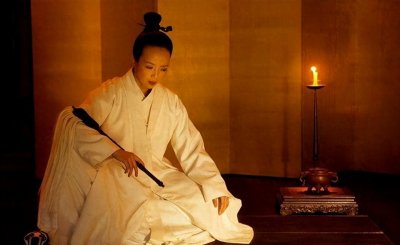 ​女道姑与道士罕见合照：揭开清末时代神秘的宗教画卷！