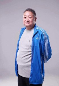 ​《方子哥：36 岁开启演艺生涯，46 岁获殊荣，后为儿买婚房被骗》