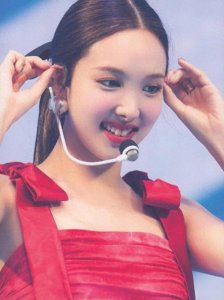 ​鼻整形惨遭失败？爱豆大变巫婆鼻，名气慢慢翻车