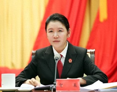 ​贺荣任司法部部长