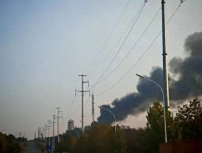 ​山东一化工企业发爆炸！现场浓烟滚滚居民听到巨响