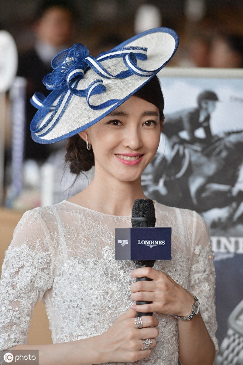 34岁王丽坤疑似闪婚,与圈外富豪男友交往仅数月,回应坐实恋情