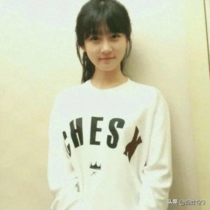 ​金赛伦之死：当童星沦为资本提款机，谁在深渊边缘推人？