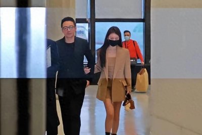 ​汪小菲再返台，微笑点头回应，台媒集体破功，手提鼓鼓公文包抢镜