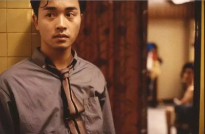 ​张国荣葬礼回顾，百位大佬出席，警方维护秩序，梅艳芳带病哭昏厥