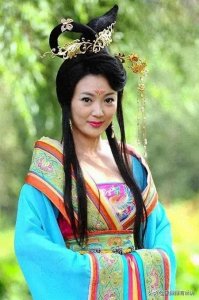 ​甄嬛传：梅妃是谁？为何曹琴默果郡王都在提她？甄嬛华妃因她获宠