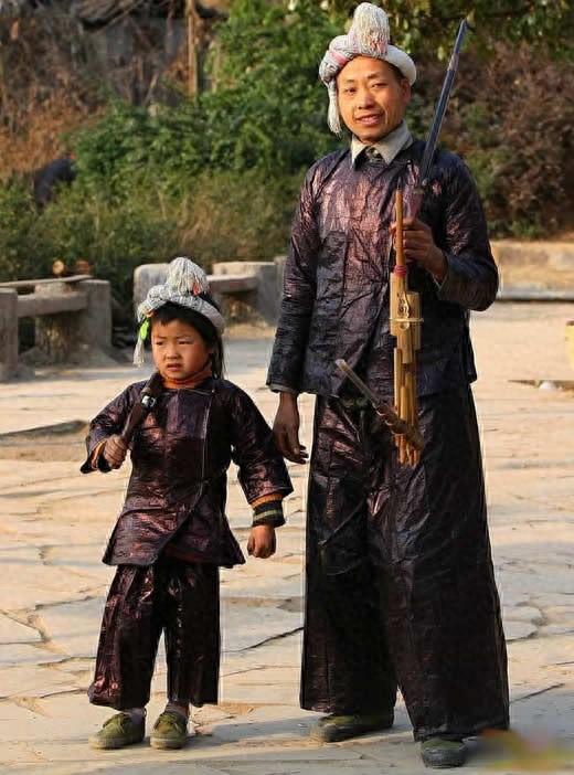 中国唯一一个允许持枪的部落:岜沙苗寨