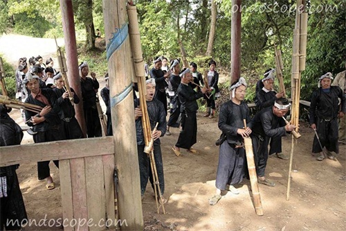 中国唯一一个允许持枪的部落:岜沙苗寨