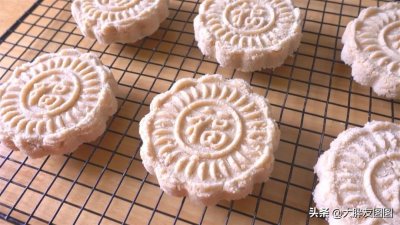 ​1斤大米加1把花生米，教你做又酥又香的炒米饼，比买的好吃