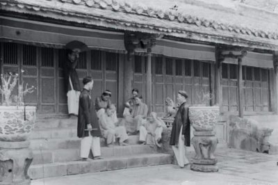 ​10张老照片带你看越南阮朝时期穿汉服，下象棋的越南官员