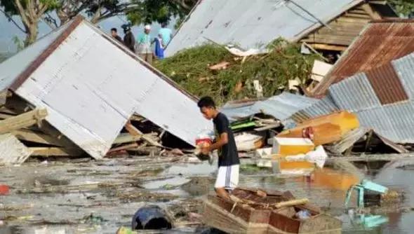 印尼海啸灾害最新（印尼海啸已致384人丧生）(2)