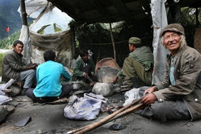 流浪200年,2003年达曼人终于加入中国籍,如今家家悬挂五星红旗