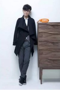 2008年,用脚弹钢琴给刘德华伴奏的达人秀冠军刘伟,今怎样了?