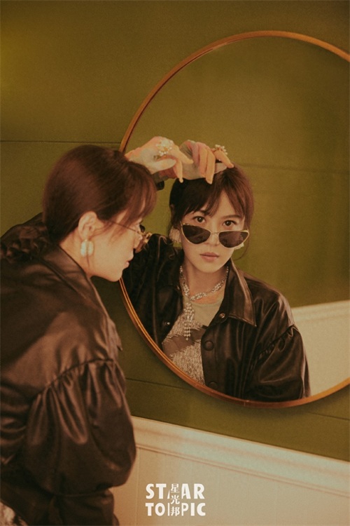 李金铭 时尚甜美写真图片,《爱情公寓》饰演美嘉