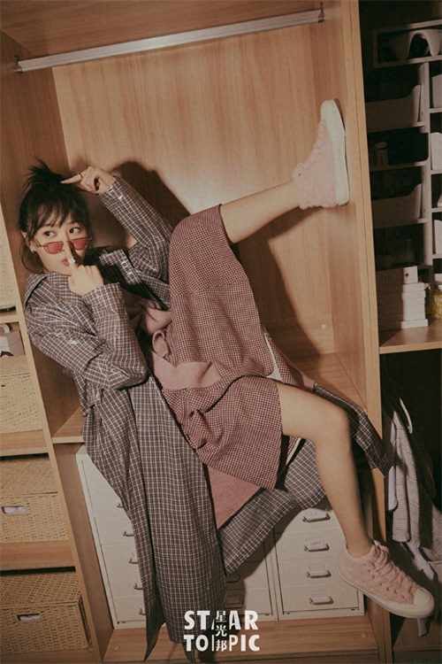 李金铭 时尚甜美写真图片,《爱情公寓》饰演美嘉